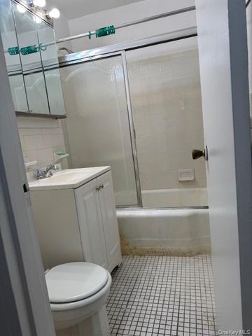 8330 Vietor Avenue 306, Elmhurst, NY 11373