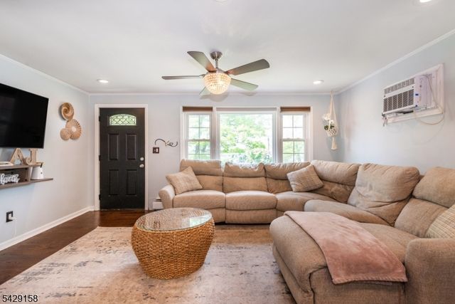18 Cross St, Netcong Boro, NJ 07857