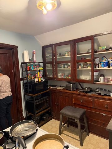911 W 84th Street, Chicago, IL 60620