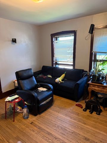 911 W 84th Street, Chicago, IL 60620
