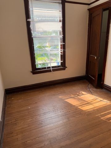 911 W 84th Street, Chicago, IL 60620
