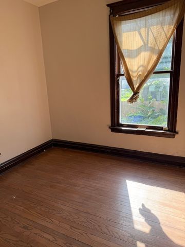 911 W 84th Street, Chicago, IL 60620