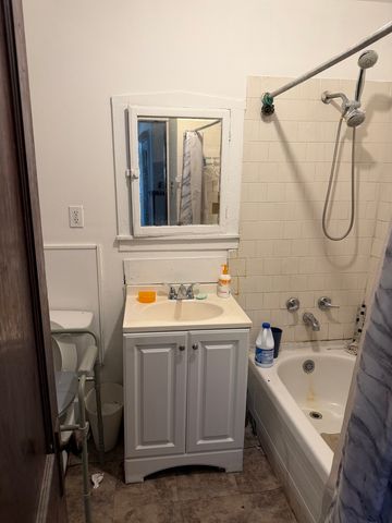 911 W 84th Street, Chicago, IL 60620