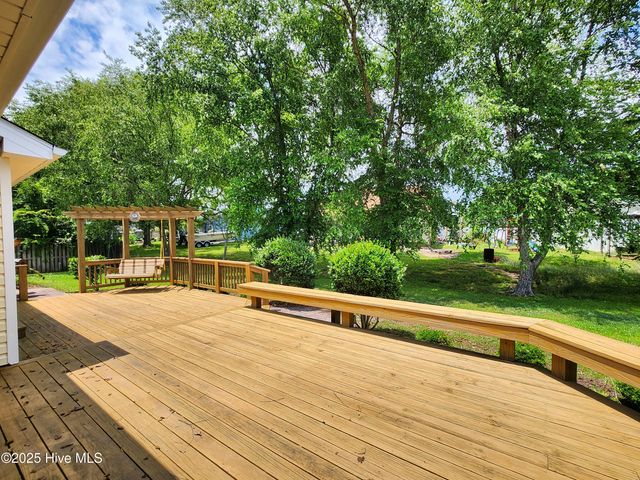 121 Beaver Dam Trail, Newport, NC 28570