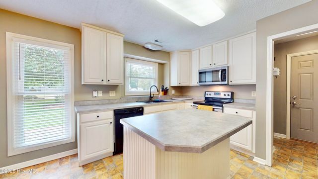 121 Beaver Dam Trail, Newport, NC 28570