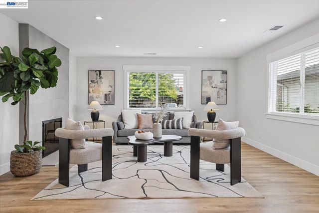 426 Falcon Way, Livermore, CA 94551