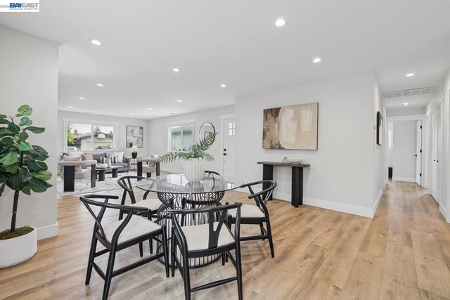 426 Falcon Way, Livermore, CA 94551