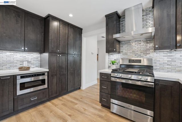 426 Falcon Way, Livermore, CA 94551