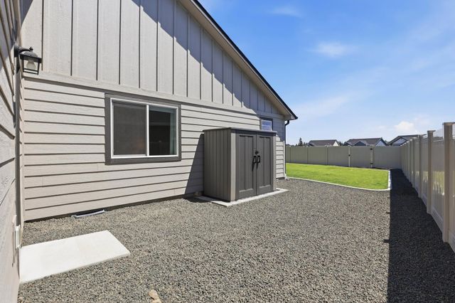 5815 S Dowdy Rd, Spokane, WA 99224