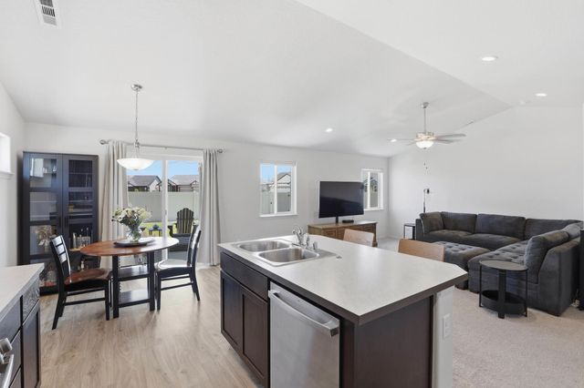 5815 S Dowdy Rd, Spokane, WA 99224