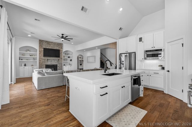 2090 E 176th Street S, Mounds, OK 74047