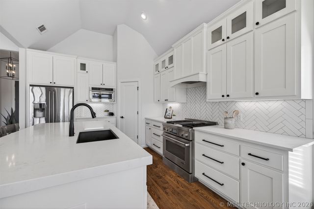 2090 E 176th Street S, Mounds, OK 74047