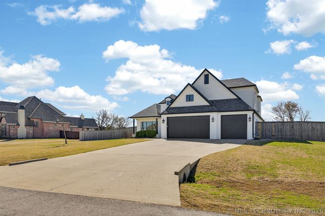 2090 E 176th Street S, Mounds, OK 74047