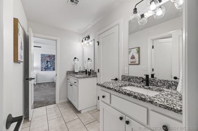 2090 E 176th Street S, Mounds, OK 74047