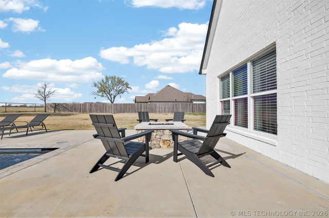 2090 E 176th Street S, Mounds, OK 74047