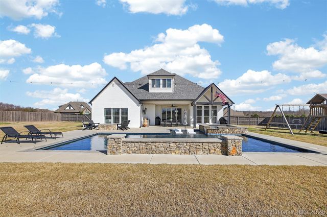 2090 E 176th Street S, Mounds, OK 74047