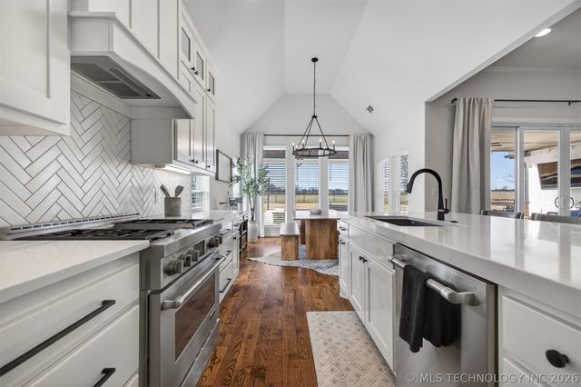 2090 E 176th Street S, Mounds, OK 74047