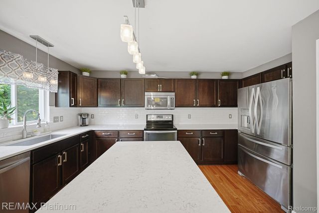 1636 Arbor View Lane, Oceola Township, MI 48843
