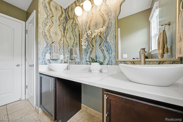 1636 Arbor View Lane, Oceola Township, MI 48843
