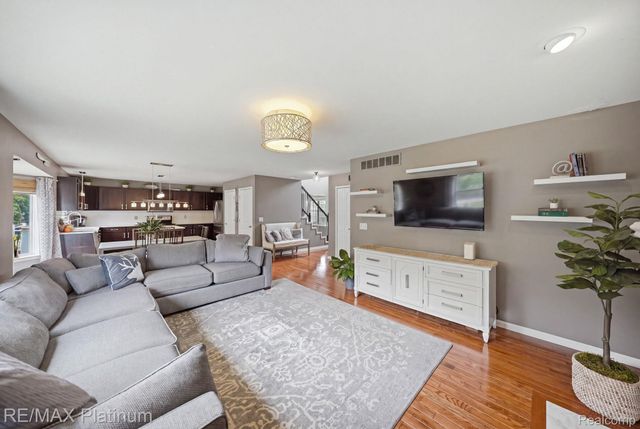 1636 Arbor View Lane, Oceola Township, MI 48843