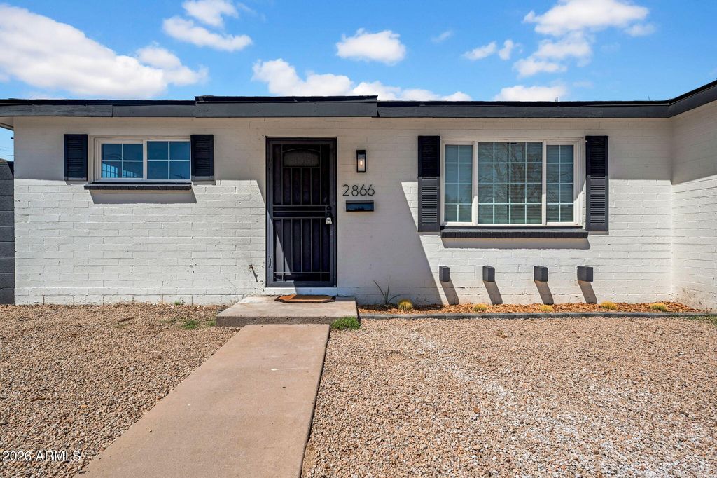 2866 W DIANA Avenue, Phoenix, AZ 85051 — photo 4