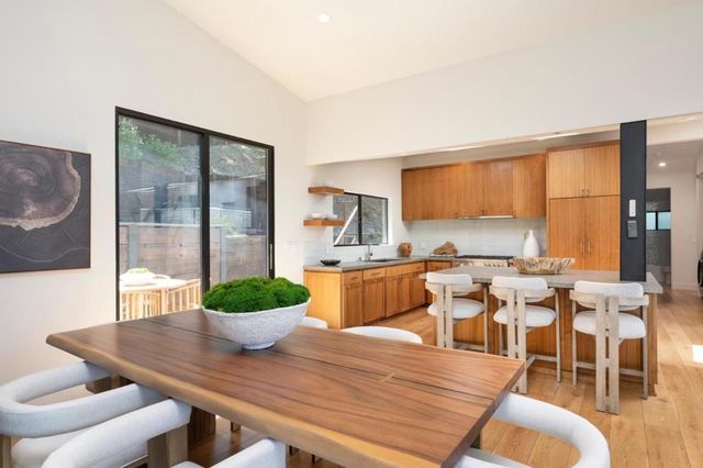 124 Foxwood Road, Portola Valley, CA 94028