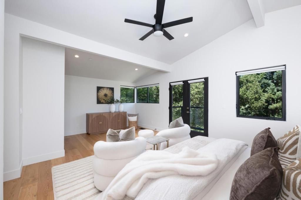 Image 13 of property listing at 124 Foxwood Road, Portola Valley, CA 94028