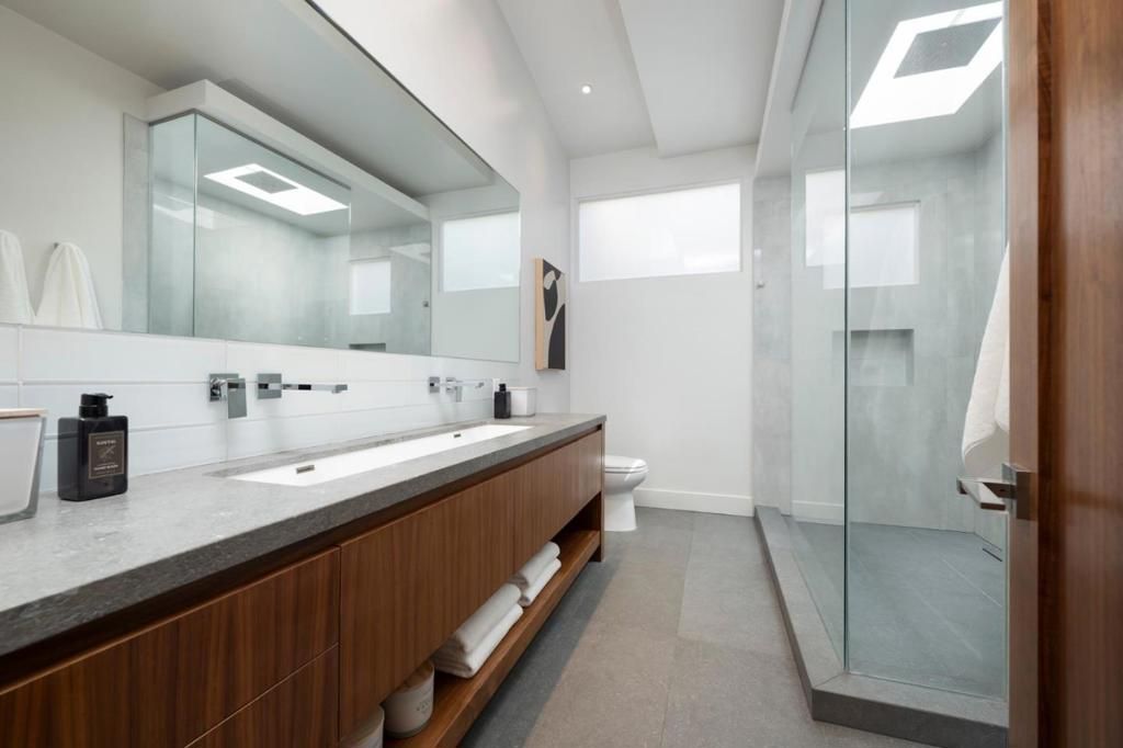 Image 14 of property listing at 124 Foxwood Road, Portola Valley, CA 94028