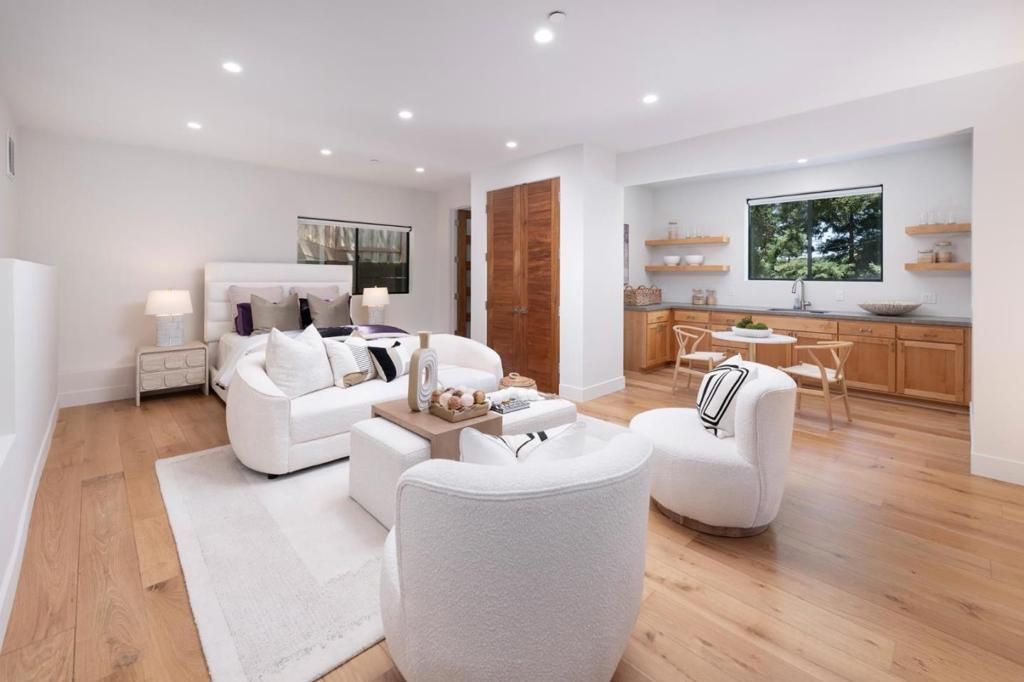 Image 17 of property listing at 124 Foxwood Road, Portola Valley, CA 94028