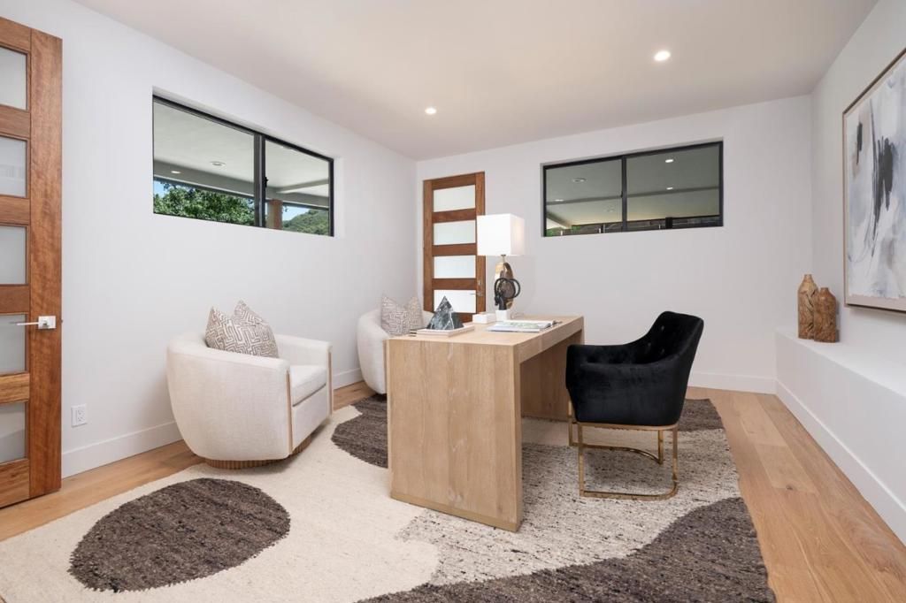 Image 18 of property listing at 124 Foxwood Road, Portola Valley, CA 94028