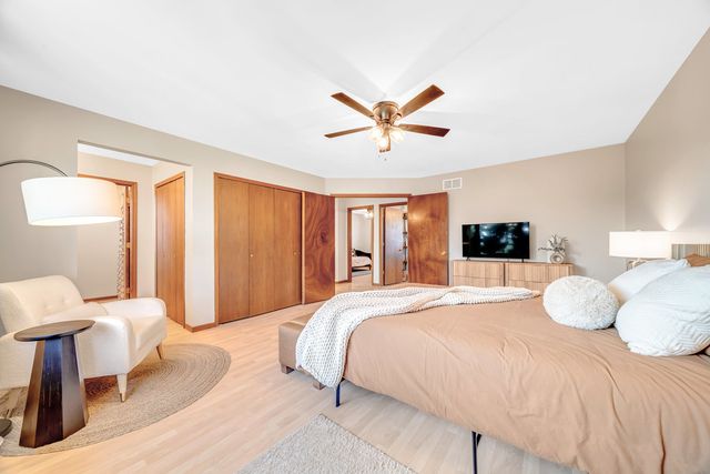 5118 W 112th Place, Alsip, IL 60803