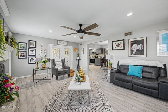 9694 W PURDUE Avenue, Peoria, AZ 85345