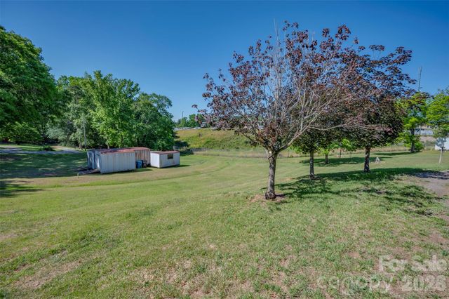 220 Roberson Road, Forest City, NC 28043
