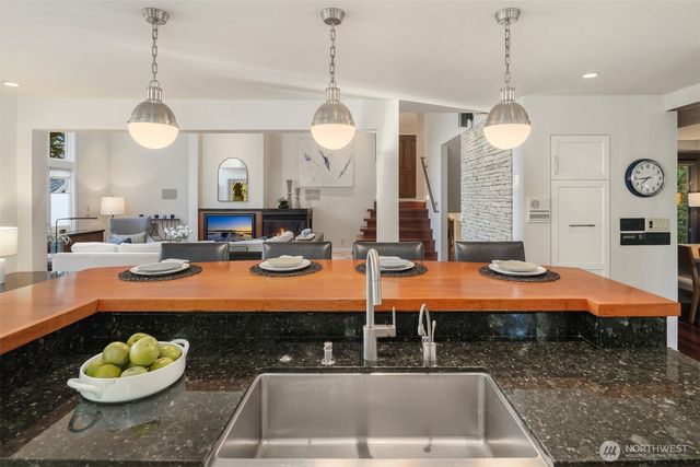 4889 Forest Avenue SE, Mercer Island, WA 98040