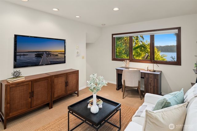 4889 Forest Avenue SE, Mercer Island, WA 98040