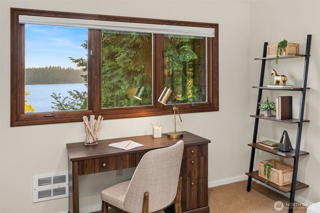 4889 Forest Avenue SE, Mercer Island, WA 98040