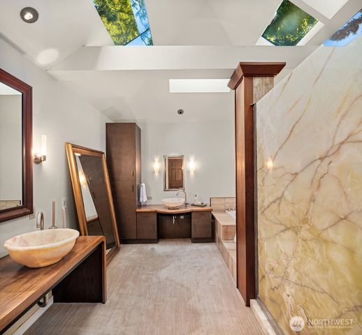 4889 Forest Avenue SE, Mercer Island, WA 98040