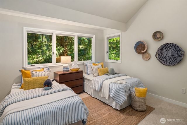 4889 Forest Avenue SE, Mercer Island, WA 98040