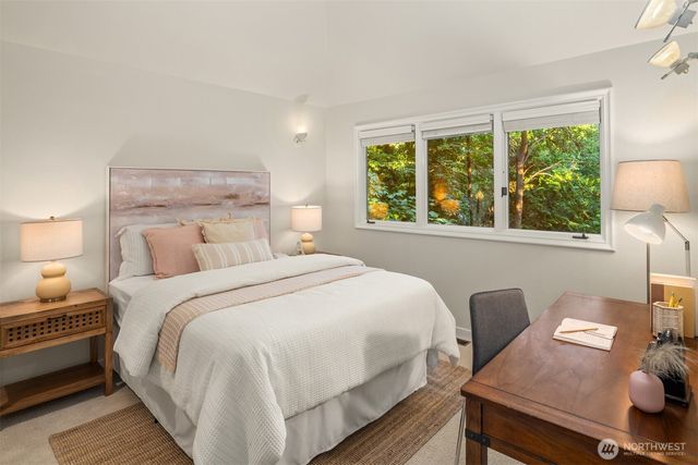 4889 Forest Avenue SE, Mercer Island, WA 98040