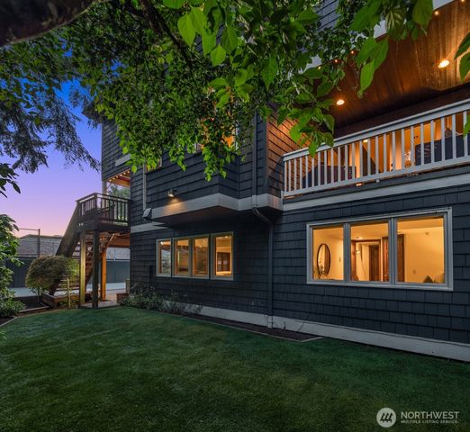 4889 Forest Avenue SE, Mercer Island, WA 98040