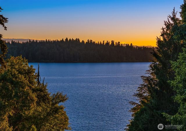 4889 Forest Avenue SE, Mercer Island, WA 98040