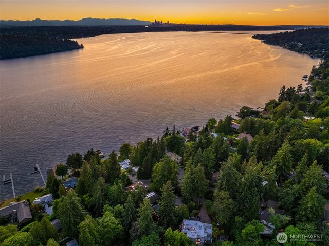 4889 Forest Avenue SE, Mercer Island, WA 98040