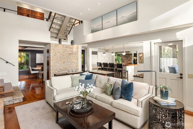 4889 Forest Avenue SE, Mercer Island, WA 98040