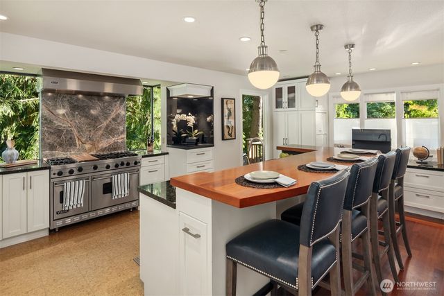 4889 Forest Avenue SE, Mercer Island, WA 98040