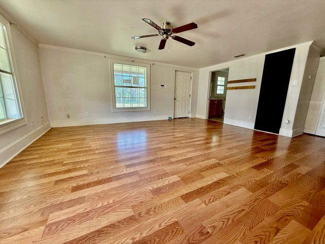 1260 CR 236 E., Henderson, TX 75652