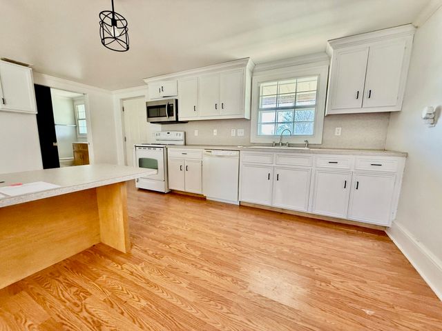 1260 CR 236 E., Henderson, TX 75652
