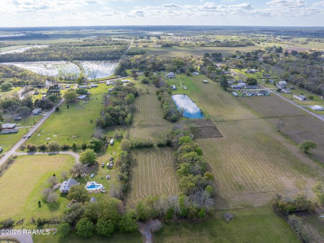 1105-B Nursery Highway, Breaux Bridge, LA 70517