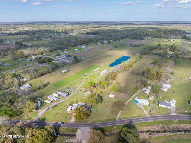 1105-B Nursery Highway, Breaux Bridge, LA 70517