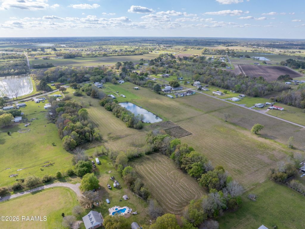 1105-B Nursery Highway, Breaux Bridge, LA 70517