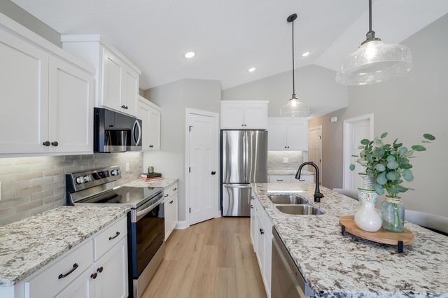 10022 177th Ave NW, Elk River, MN 55330